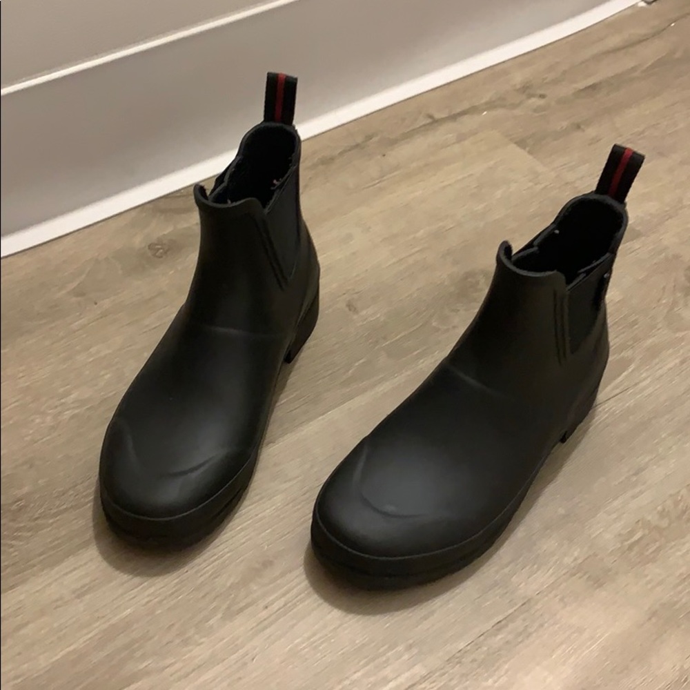Short rubber rainboots (Tretorn).